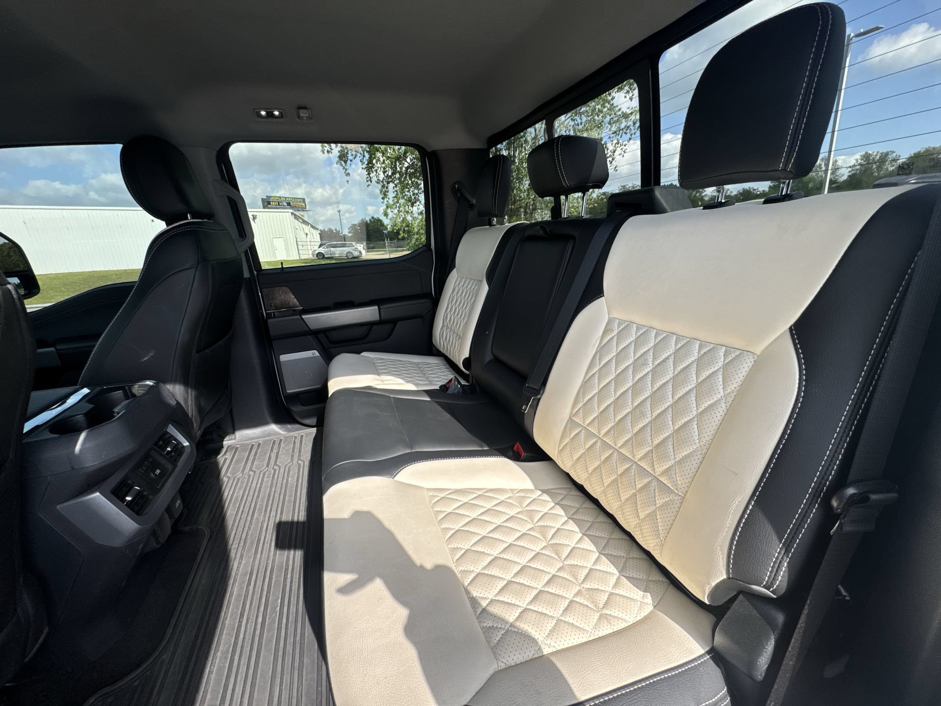 Used 2024 Ford F250 Lariat w/ Lariat Ultimate Package AWD/4WD image 23