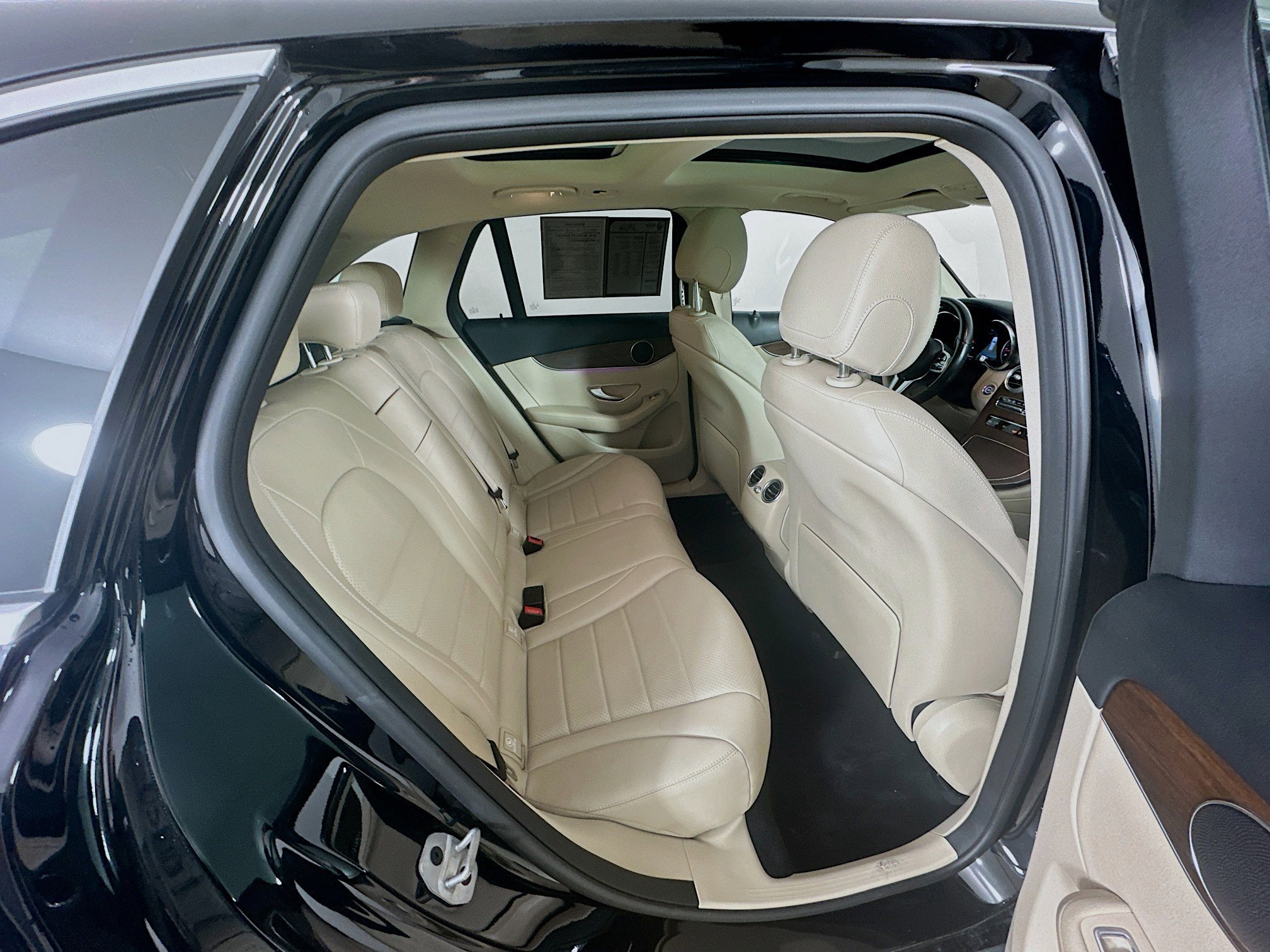 Used 2022 Mercedes-Benz GLC 300 4MATIC image 37