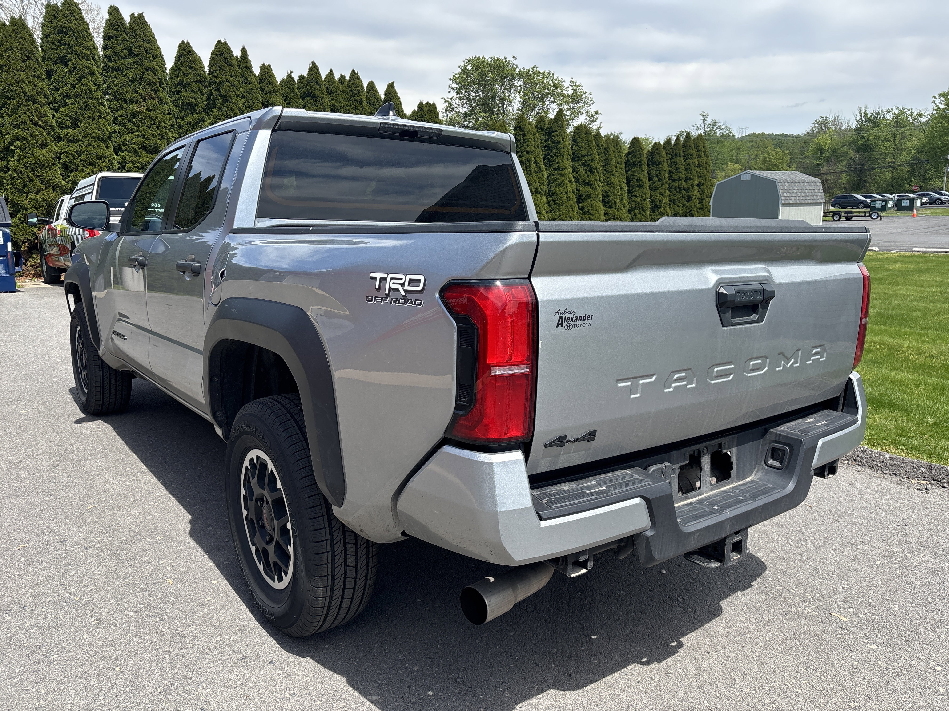 Used 2024 Toyota Tacoma TRD Off-Road AWD/4WD image 5