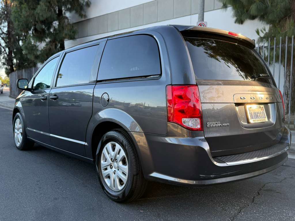 Used 2019 Dodge Grand Caravan SE FWD image 5