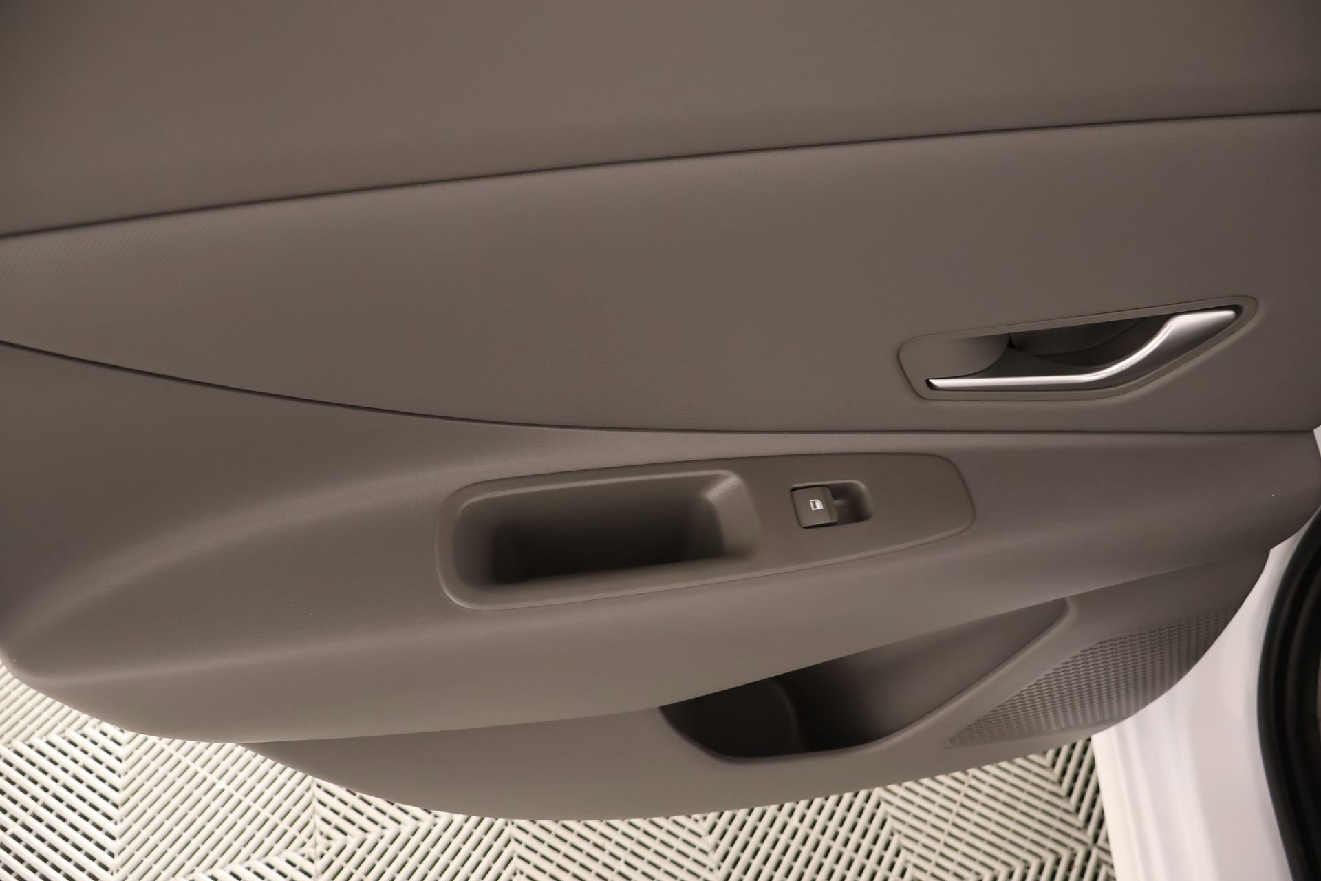 Used 2024 Hyundai Elantra SEL w/ Convenience Package image 18