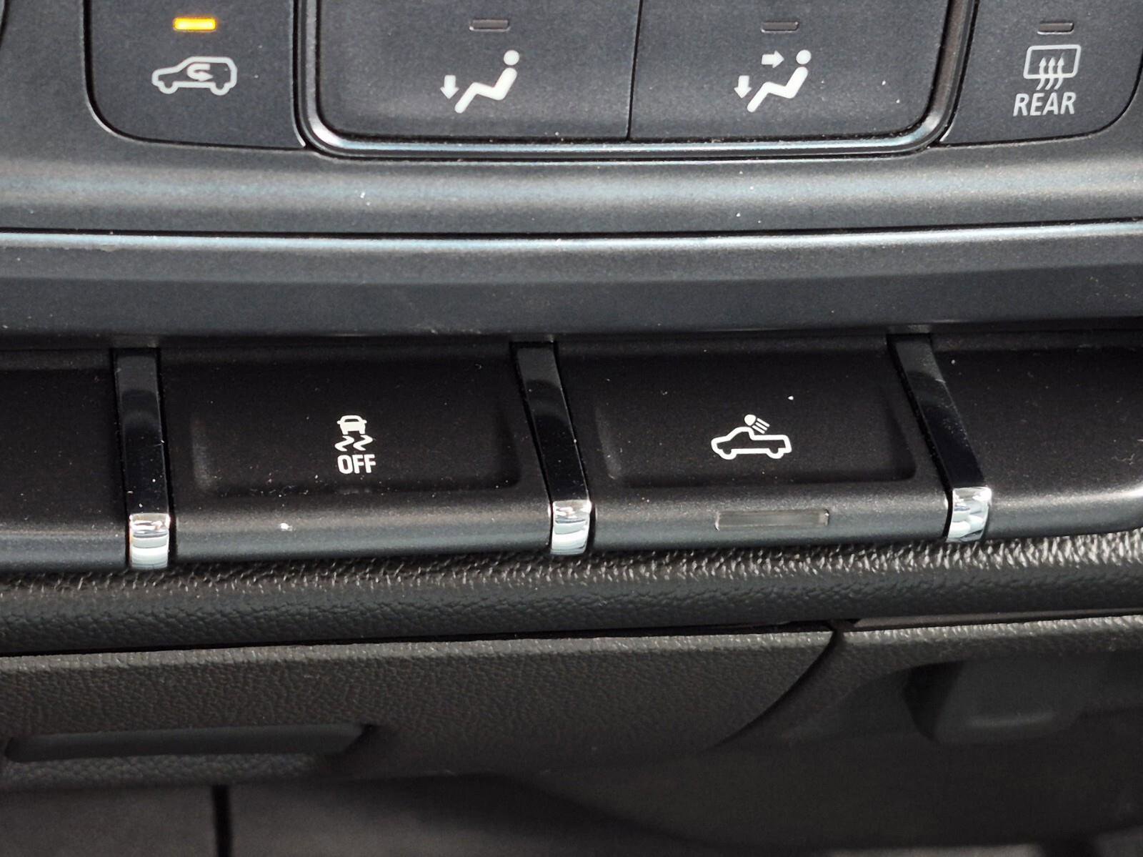 Used 2018 Chevrolet Silverado 1500 Custom w/ Custom Value Package image 26