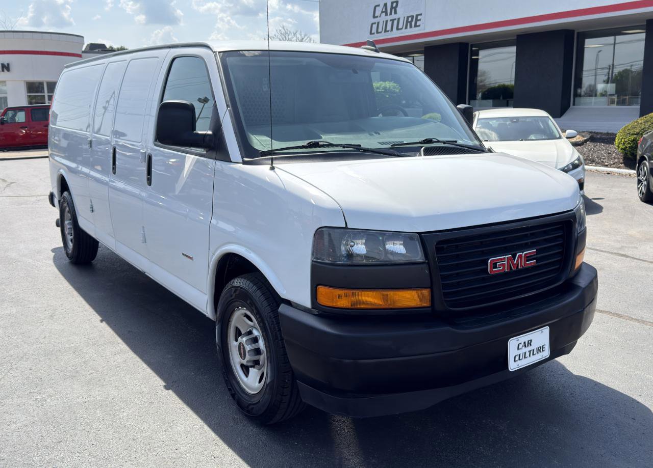 Used 2018 GMC Savana 2500 Extended RWD image 4