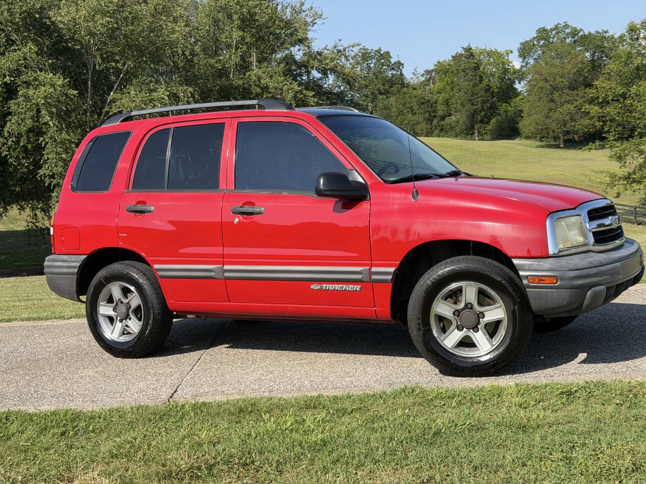 Used 2003 Chevrolet Tracker 2WD w/ Preferred Equipment Group image 13