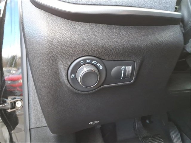 Used 2023 Jeep Compass Sport image 19