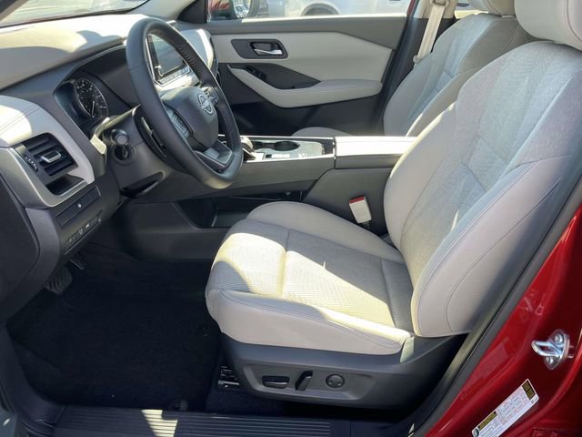 Used 2025 Nissan Rogue SV image 16