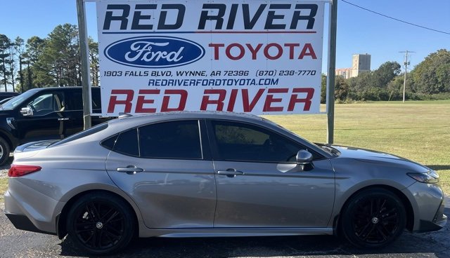 Used 2025 Toyota Camry XSE image 1