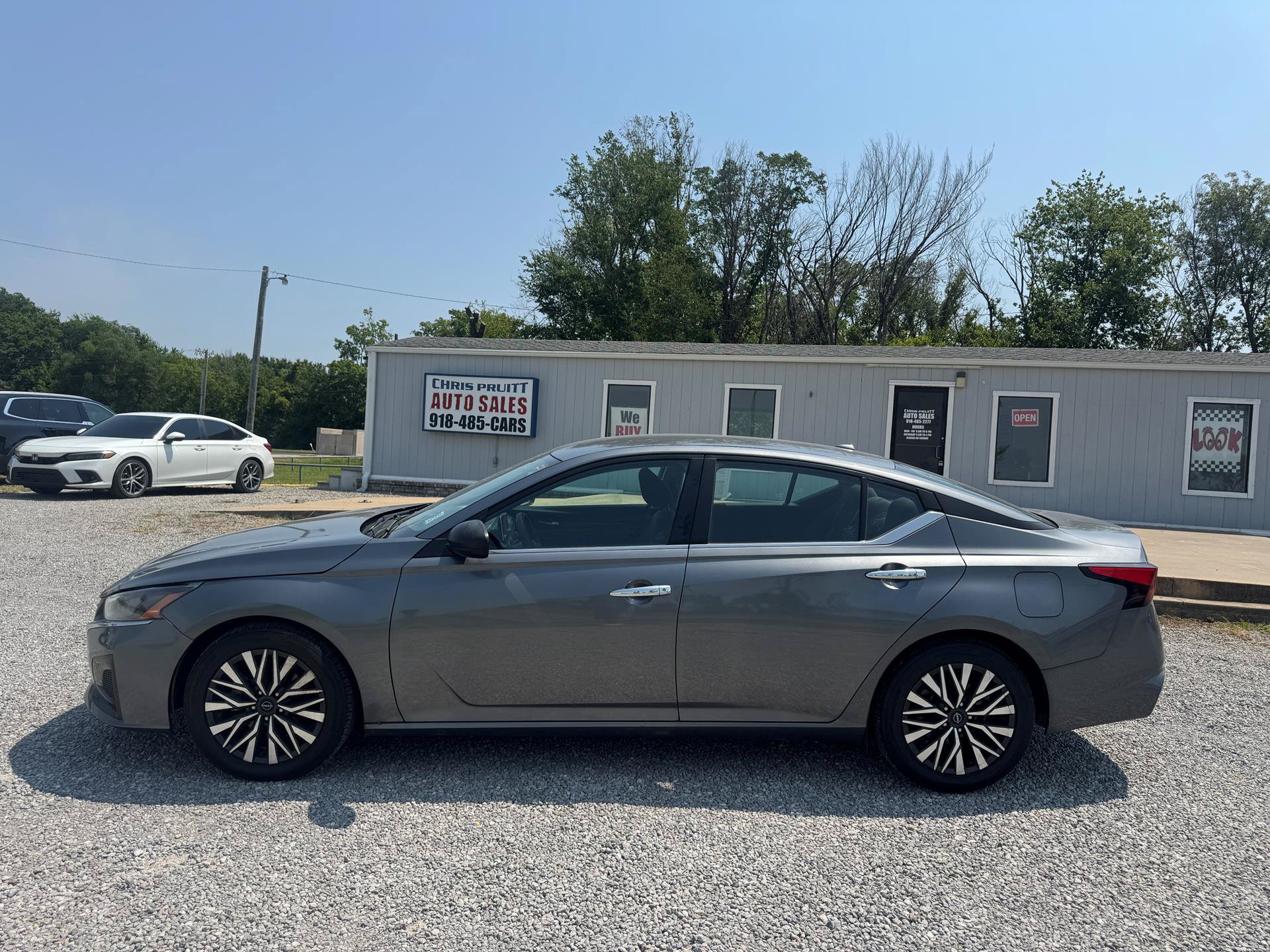 Used 2024 Nissan Altima 2.5 SV FWD image 6