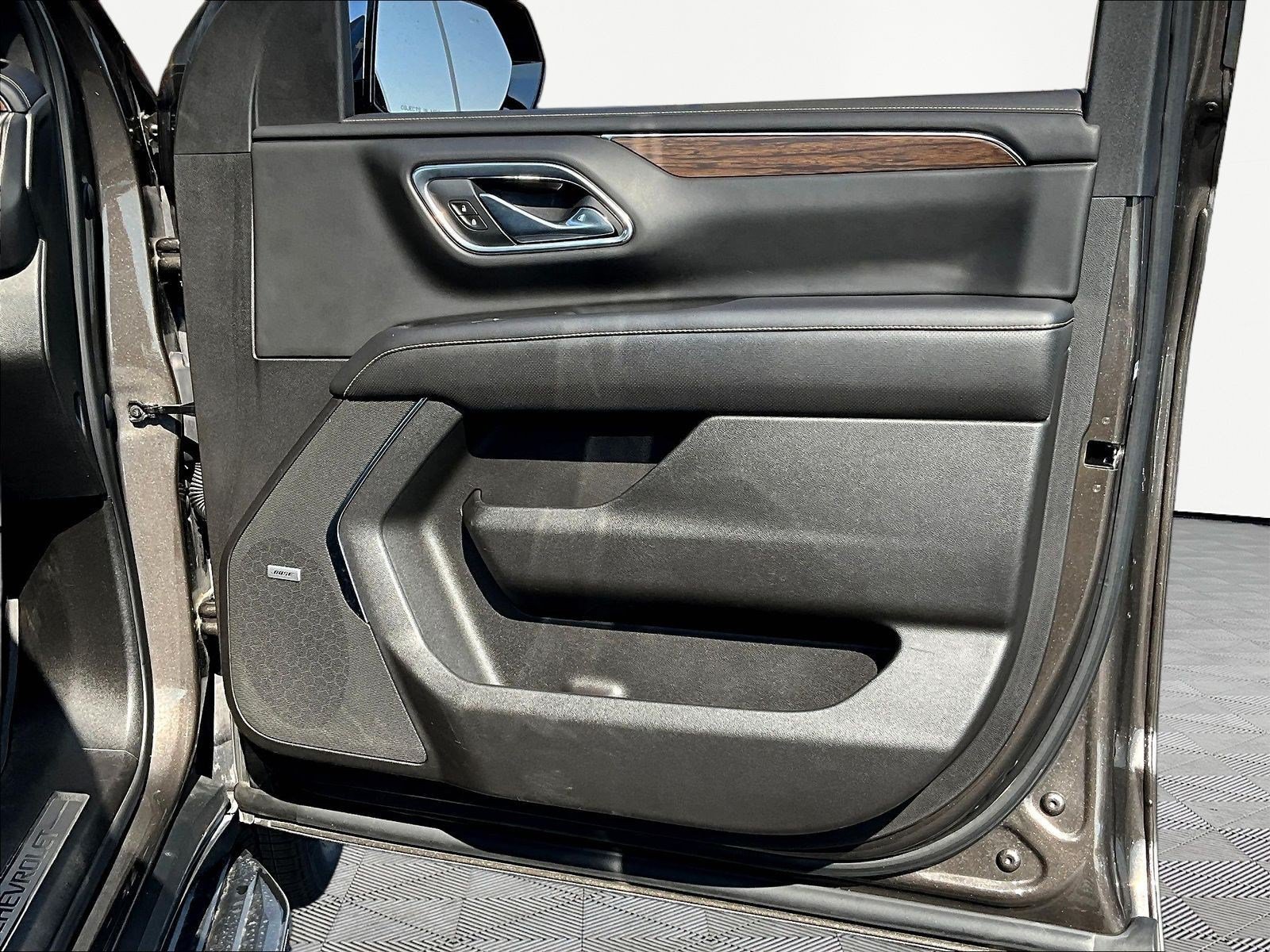 Used 2021 Chevrolet Tahoe Premier AWD/4WD image 28