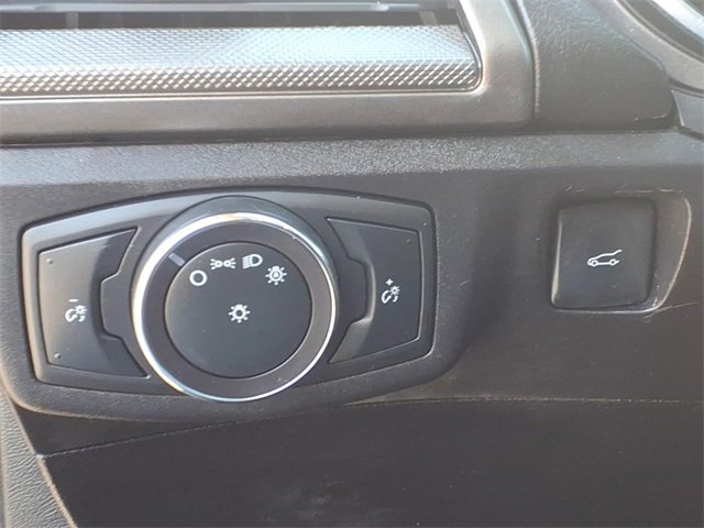 Used 2017 Ford Fusion SE w/ Fusion SE Technology Package image 17