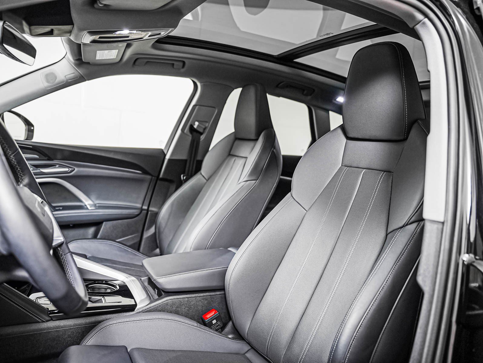 Certified 2025 Audi Q5 Prestige AWD/4WD image 11