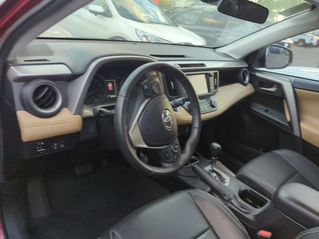 Used 2018 Toyota RAV4 XLE image 7