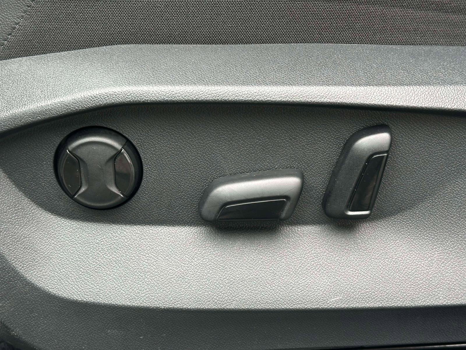Certified 2023 Volkswagen Tiguan SE image 15