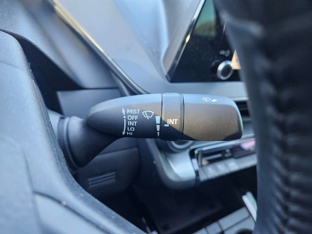 Used 2023 Toyota Prius LE image 20