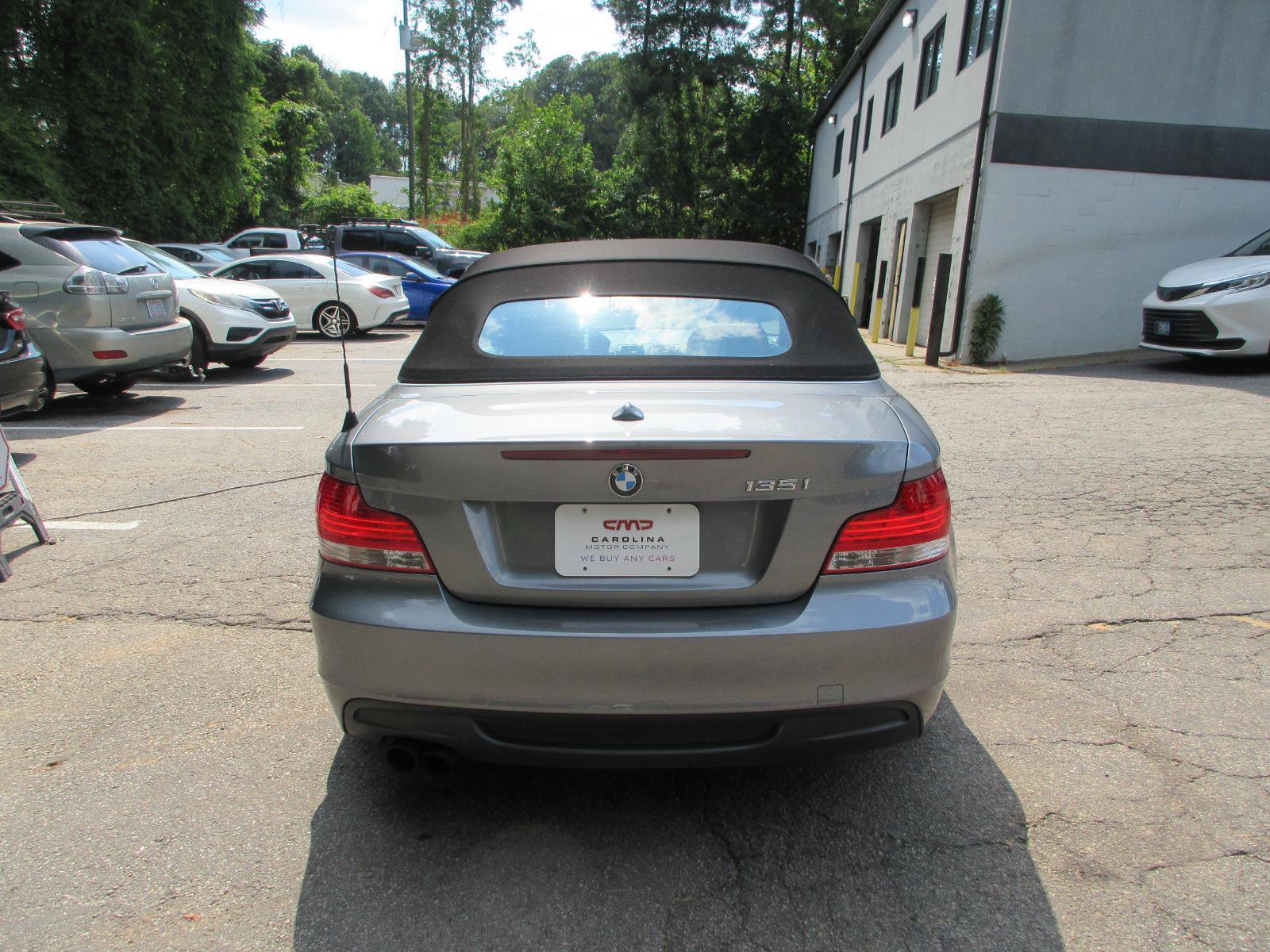 Used 2010 BMW 135i Convertible RWD image 6
