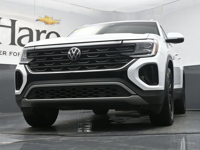 Used 2024 Volkswagen Atlas Cross Sport SE w/ Black Wheel Package FWD image 57