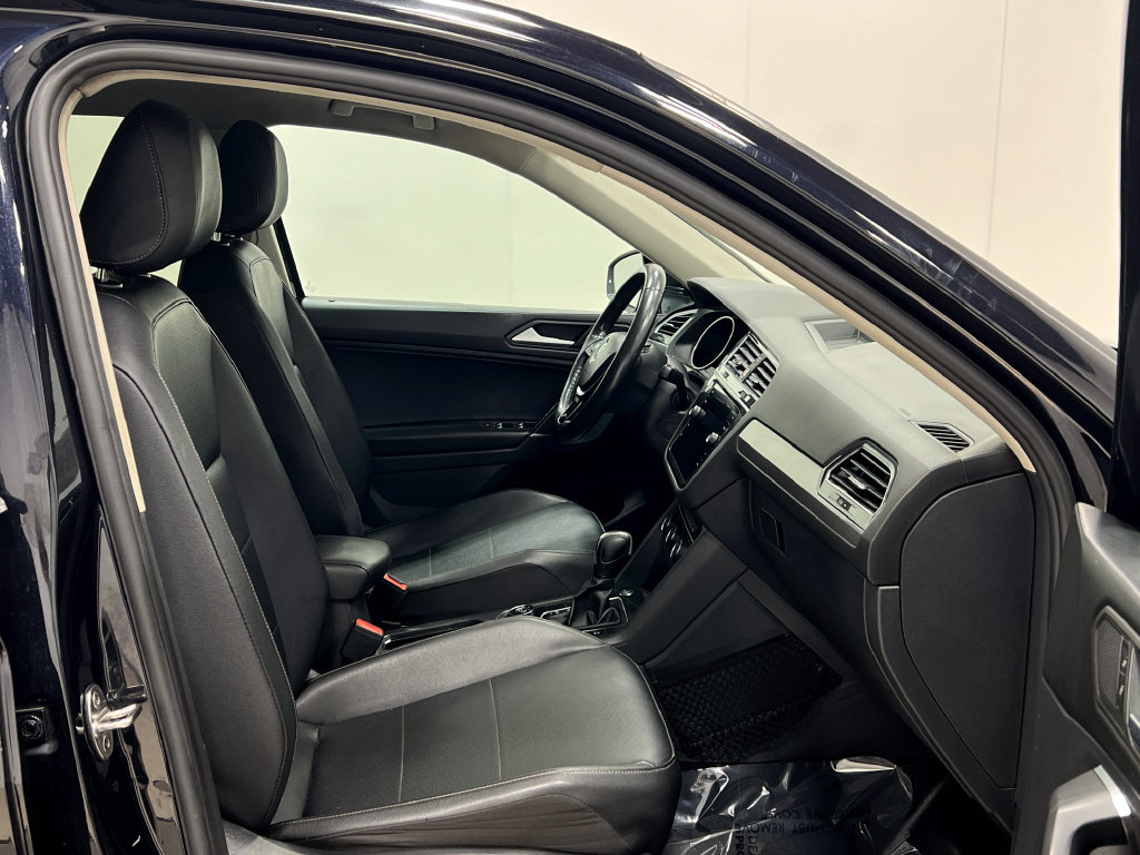 Used 2020 Volkswagen Tiguan SE AWD/4WD image 33