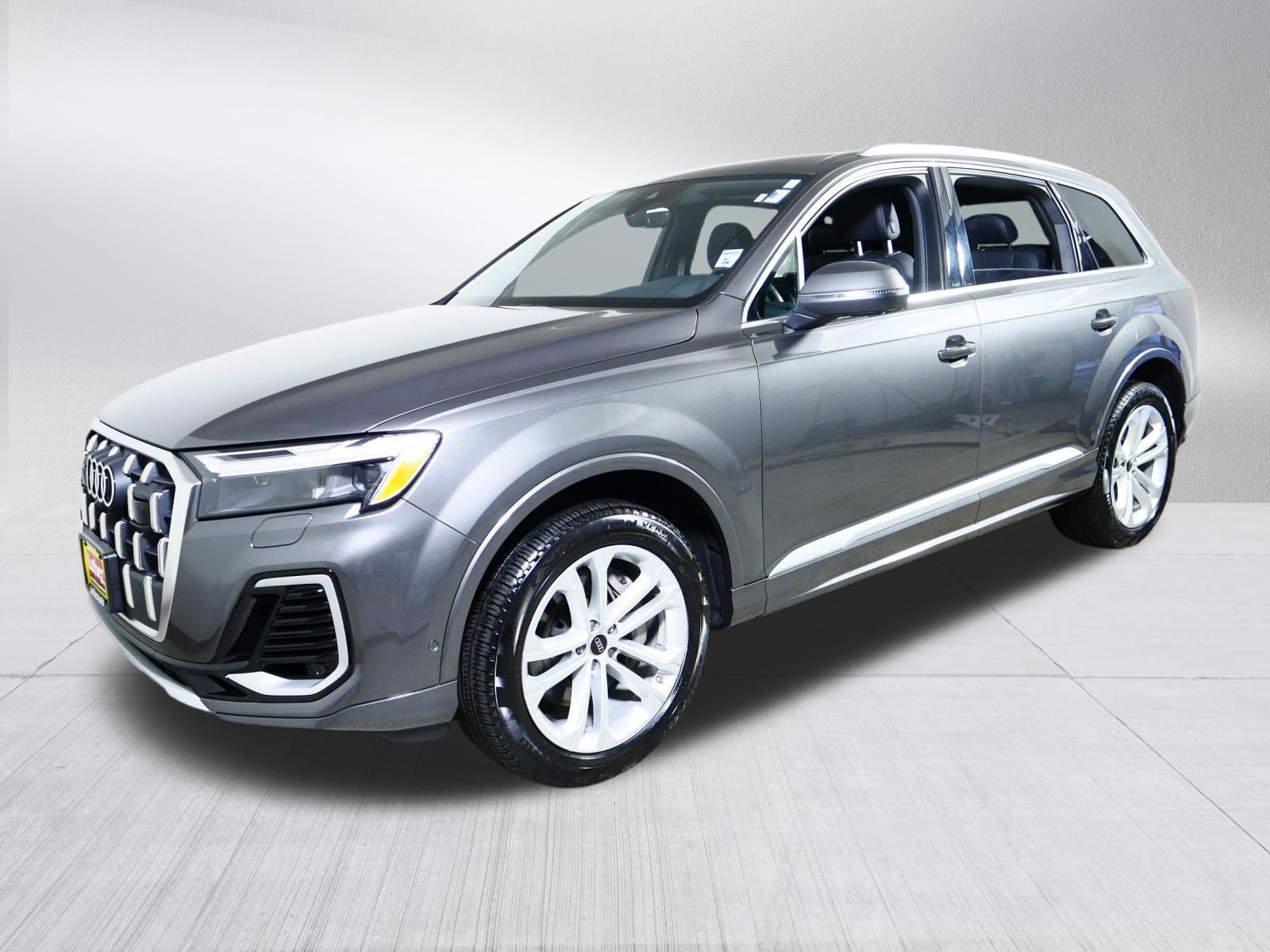 Used 2025 Audi Q7 3.0T Premium Plus AWD/4WD image 3