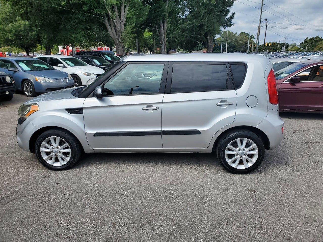 Used 2013 Kia Soul + image 4