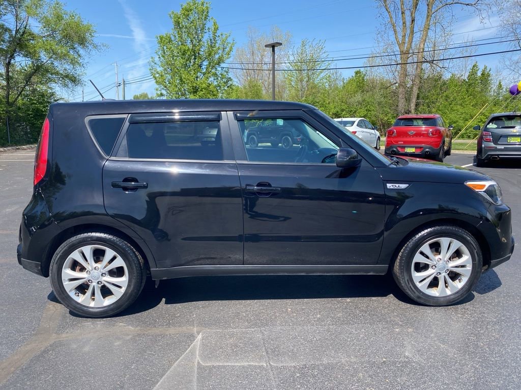 Used 2016 Kia Soul + image 10