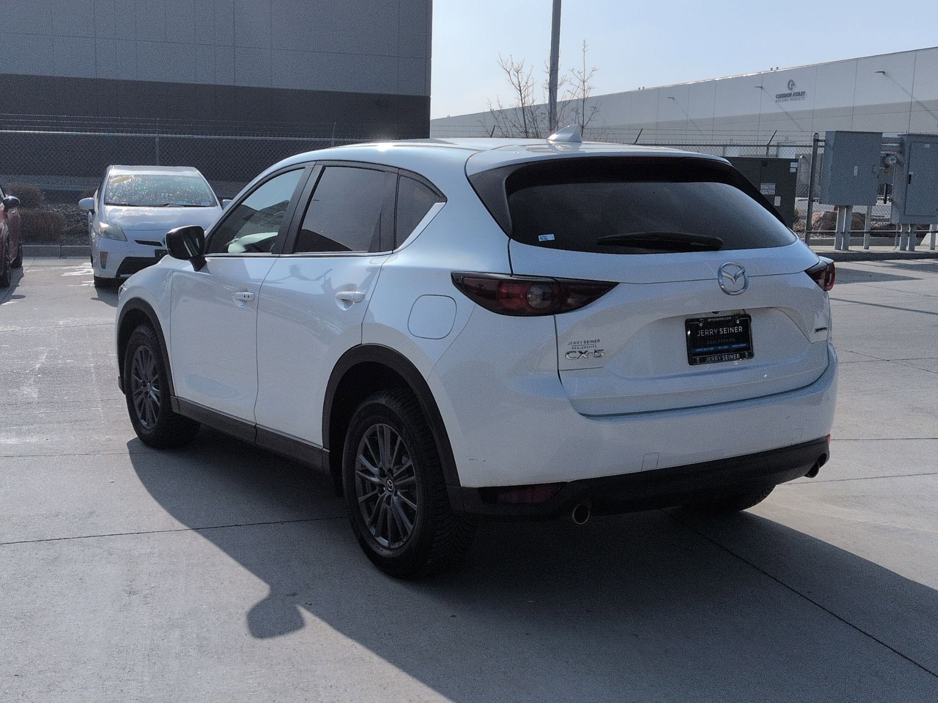 Used 2021 MAZDA CX-5 Touring image 4