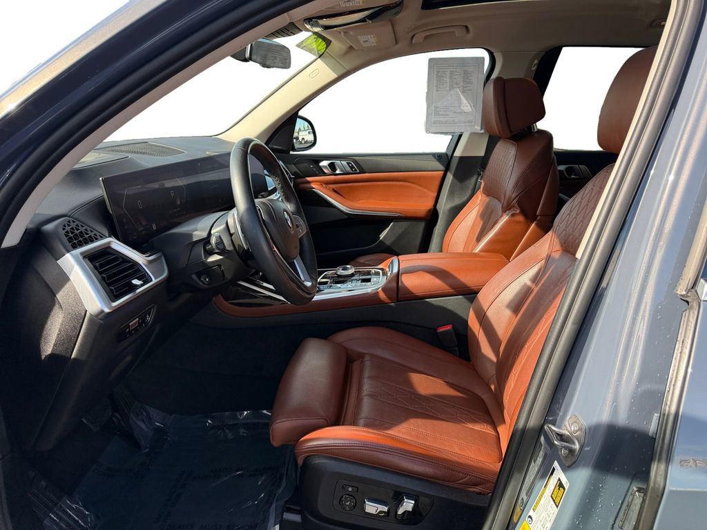 Used 2023 BMW X7 xDrive40i w/ Premium Package image 10