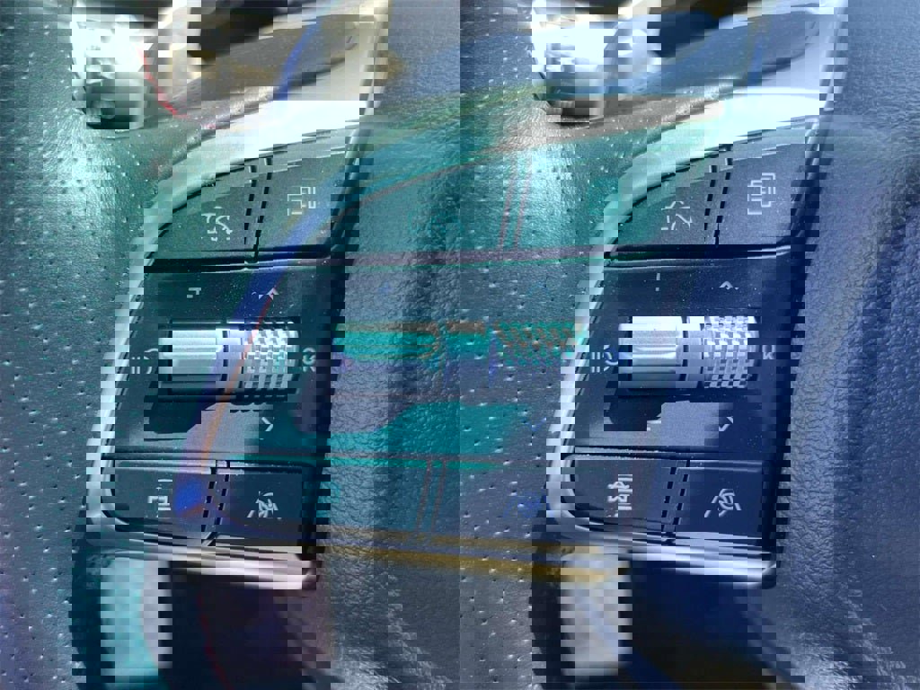 Used 2025 Genesis G70 2.5T w/ Sport Prestige Package image 18