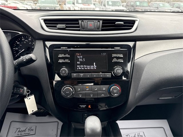 Used 2015 Nissan Rogue S image 15