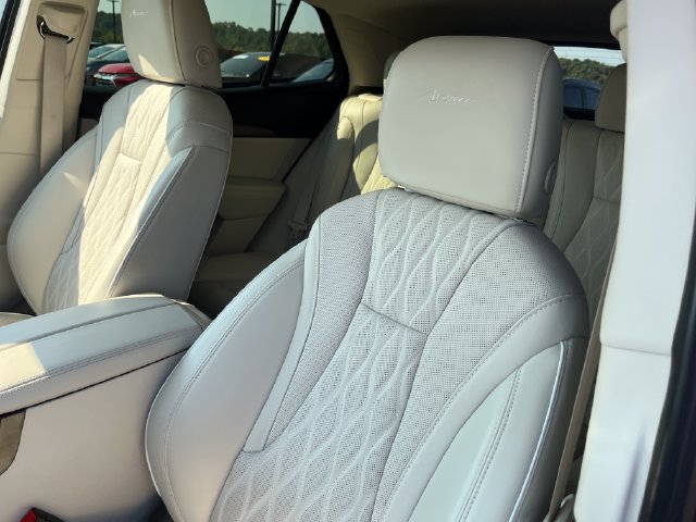 Used 2023 Buick Envision Avenir AWD/4WD image 12
