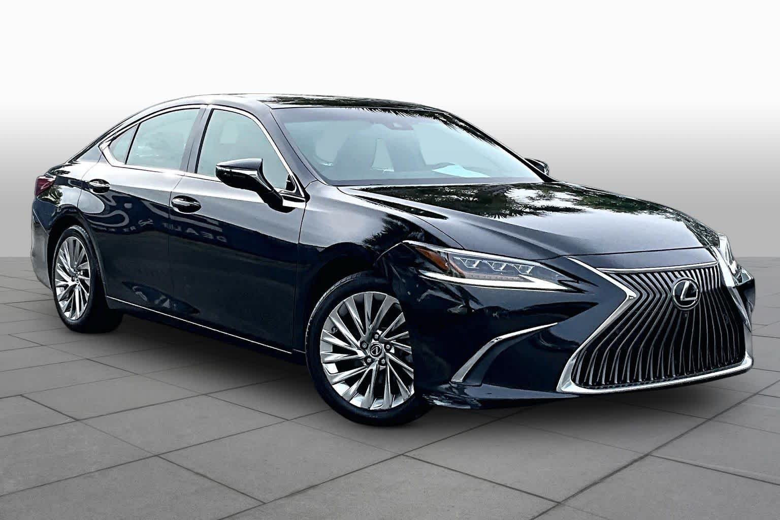 Used 2019 Lexus ES 350 Ultra Luxury w/ Accessory Package 2 FWD image 3
