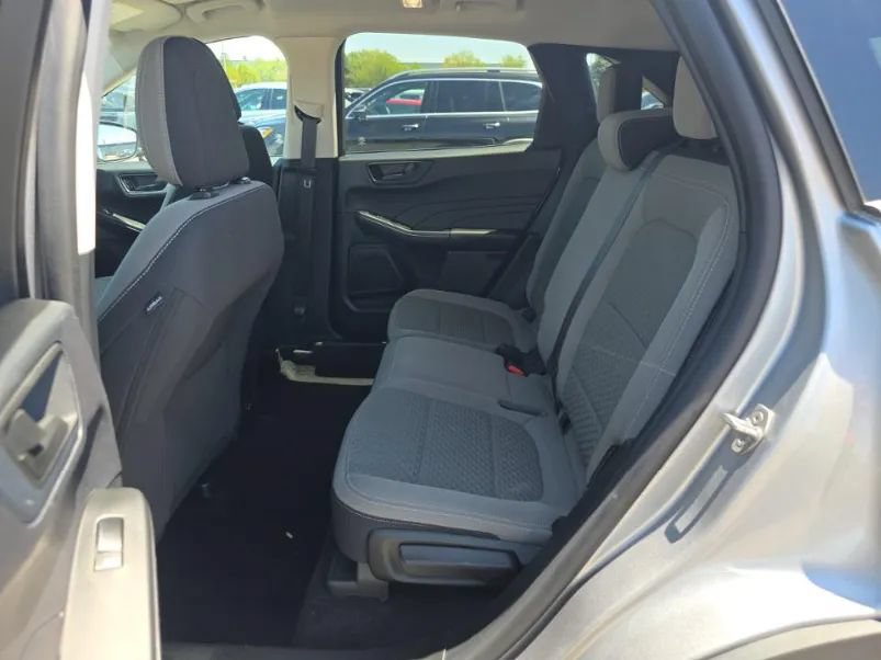 Used 2022 Ford Escape SE AWD/4WD image 13