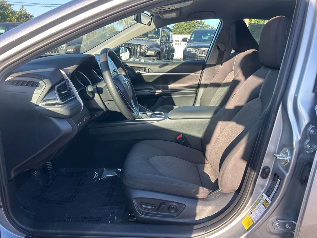 Used 2024 Toyota Camry LE image 9