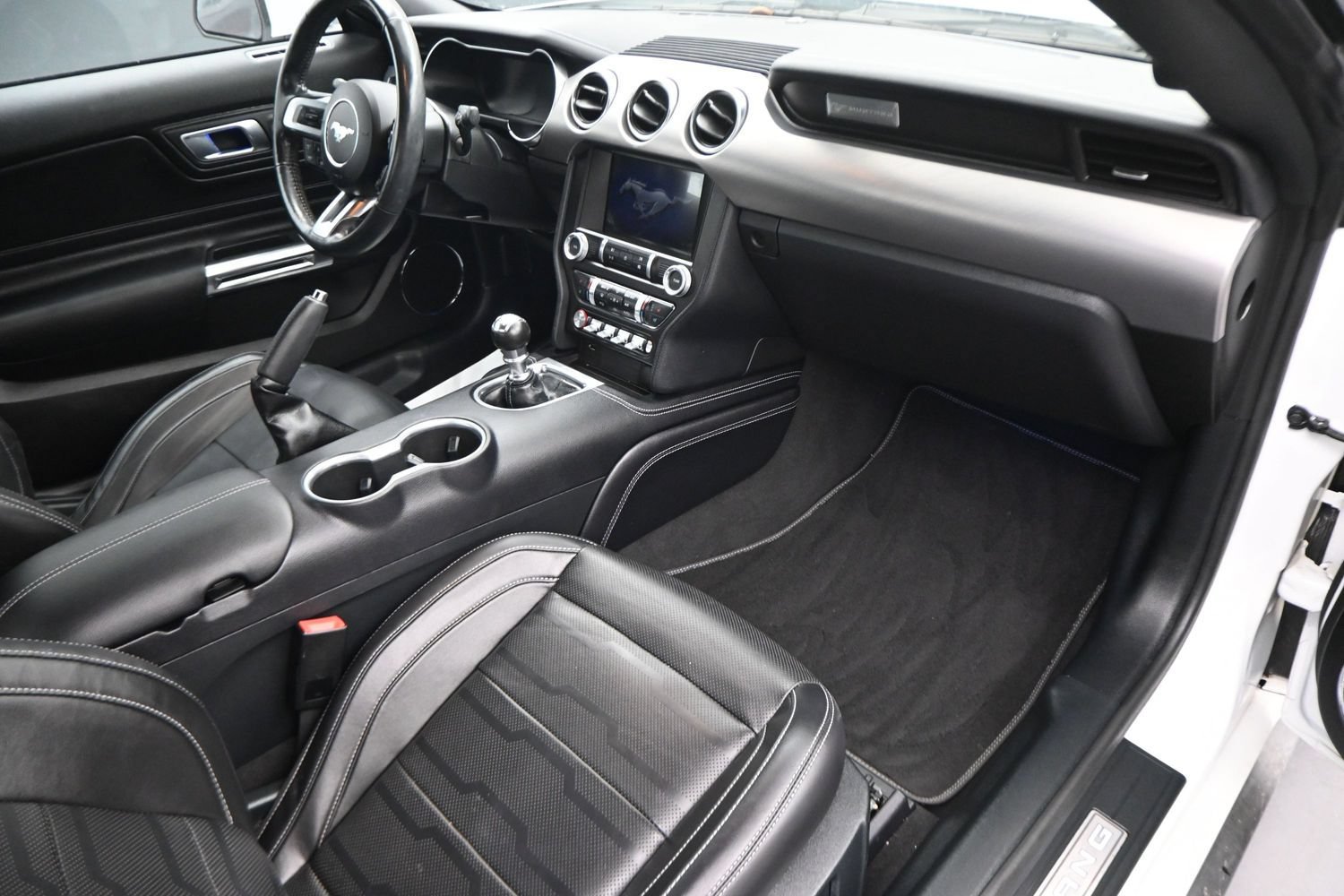 Used 2022 Ford Mustang GT Premium w/ Equipment Group 401A RWD image 12