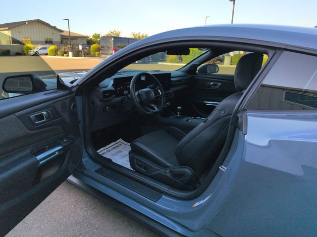 Used 2025 Ford Mustang GT RWD image 9