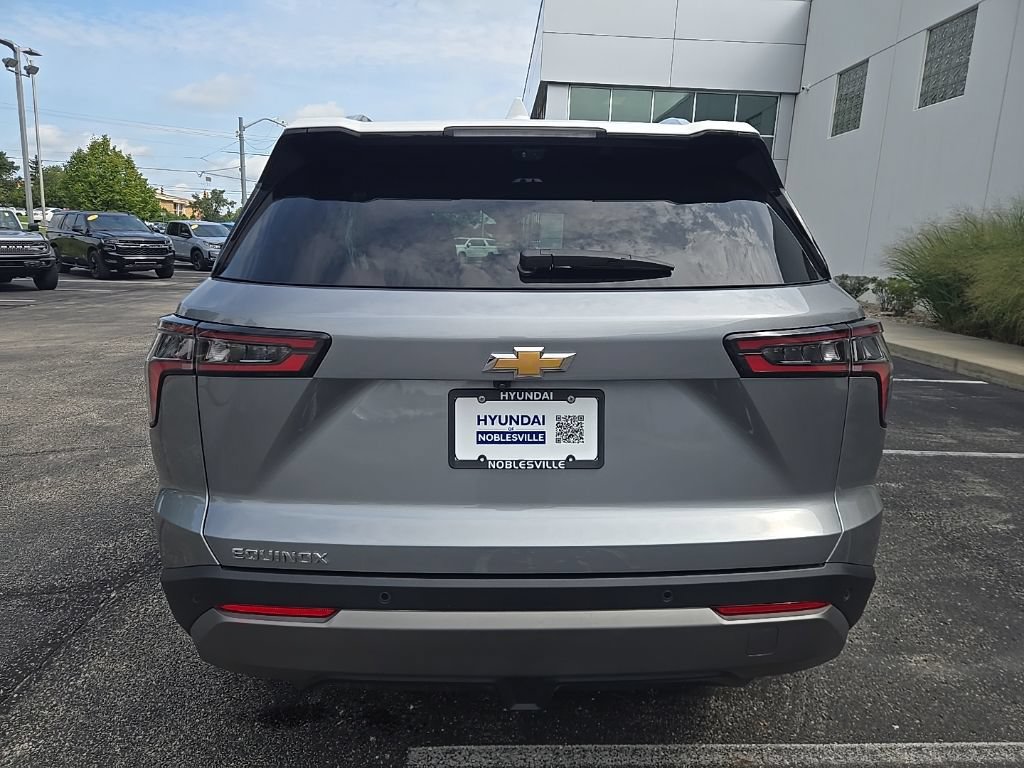 Used 2025 Chevrolet Equinox LT w/ Convenience Package II FWD image 7