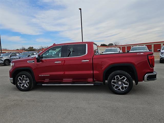 Certified 2022 GMC Sierra 1500 SLT image 2