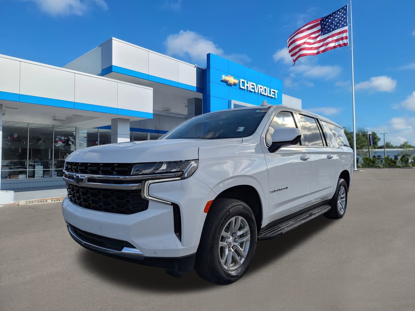 Used 2024 Chevrolet Suburban LS w/ Driver Alert Package image 8