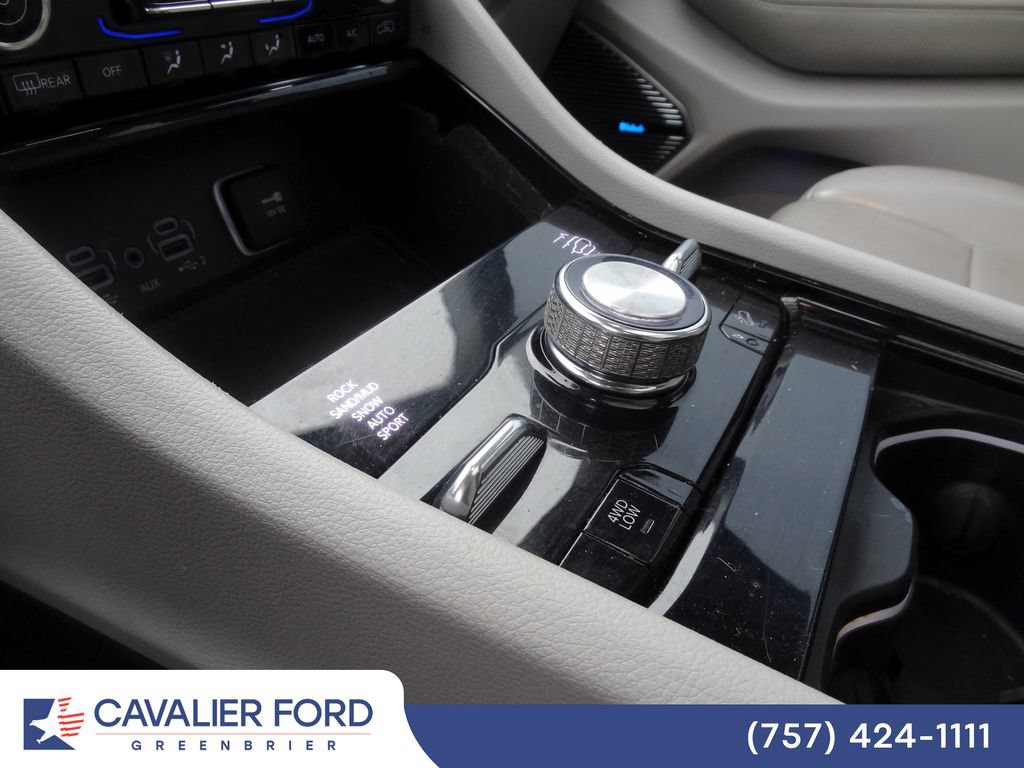 Used 2021 Jeep Grand Cherokee L Overland w/ Luxury Tech Group IV AWD/4WD image 11
