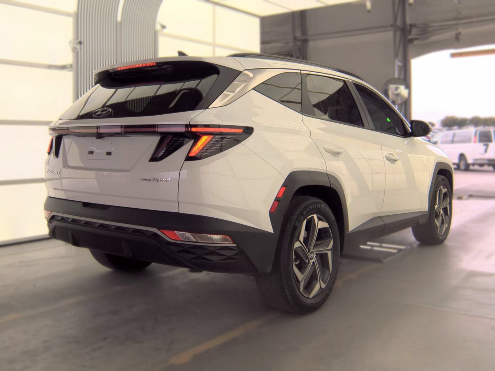 Used 2022 Hyundai Tucson SEL w/ Cargo Package AWD/4WD image 2