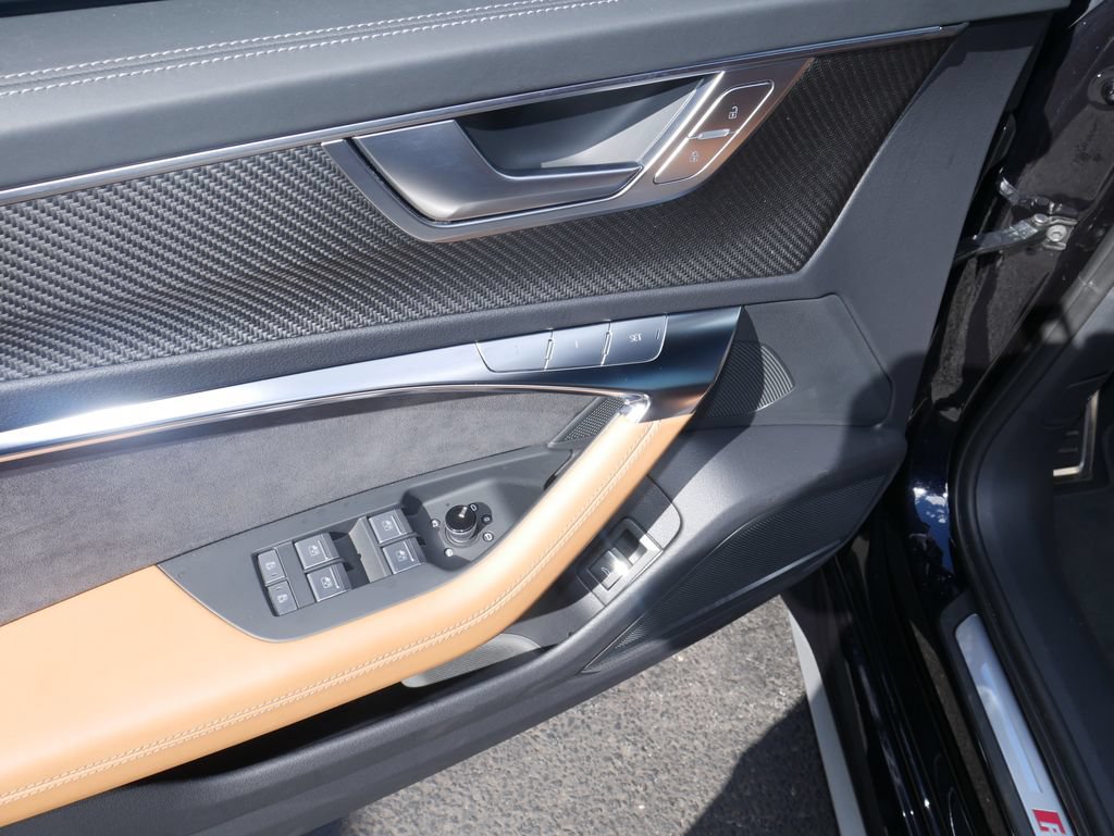 Certified 2024 Audi RS 6 performance AWD/4WD image 7