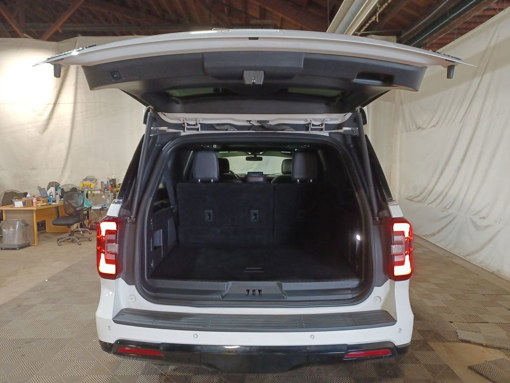 Used 2022 Ford Expedition Max Limited image 21