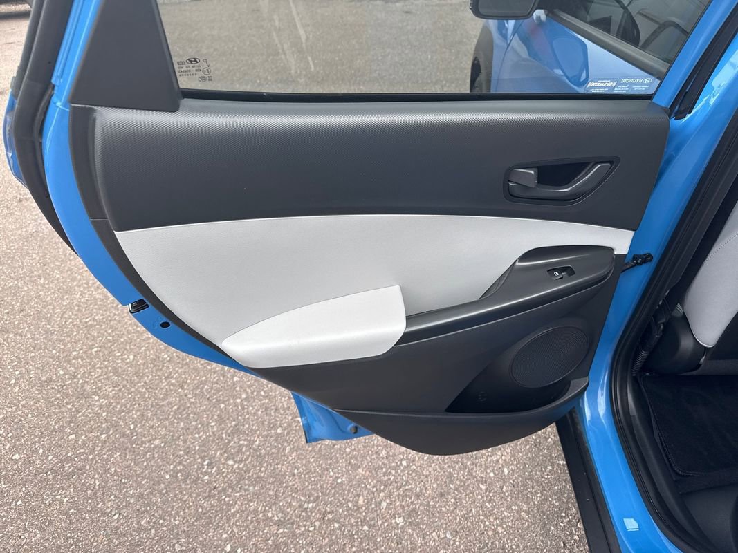 Used 2022 Hyundai Kona SEL w/ Cargo Package image 12