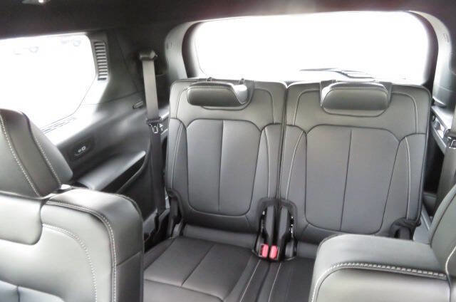 New 2025 Jeep Grand Cherokee L Limited w/ Trailer Tow Package image 13