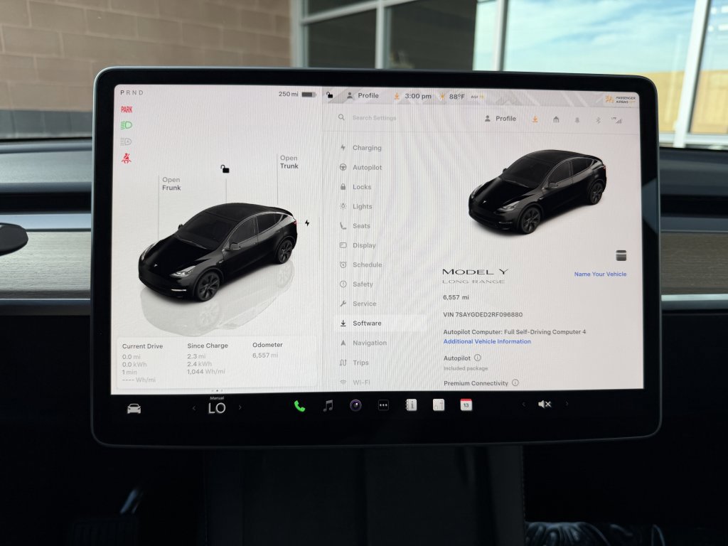 Used 2024 Tesla Model Y 2WD image 23