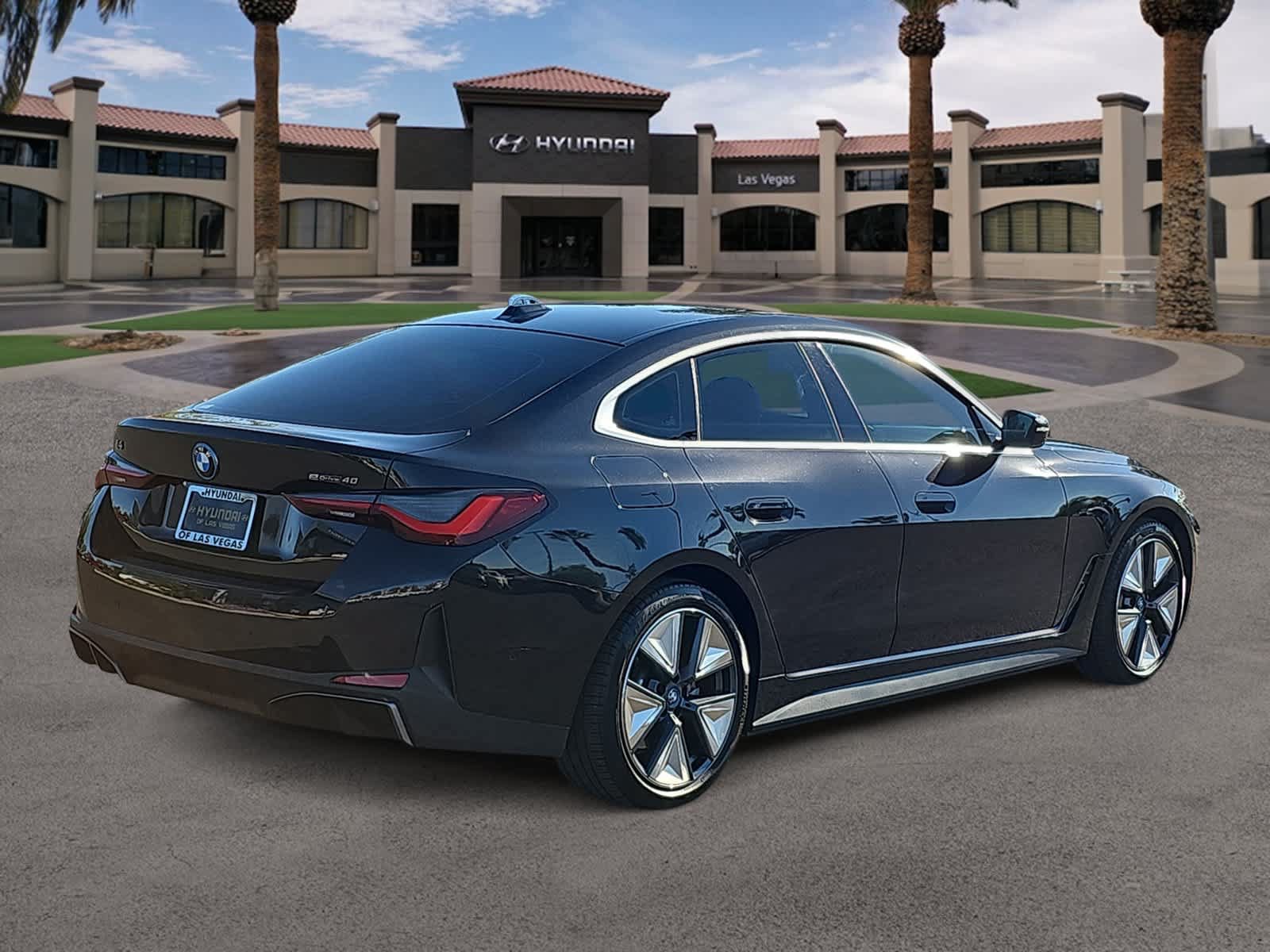 Used 2024 BMW i4 eDrive40 w/ Premium Package RWD image 8