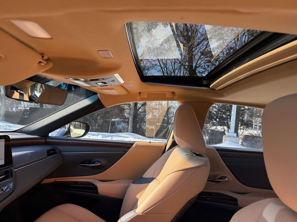 Used 2025 Lexus ES 350 w/ Premium Package image 21