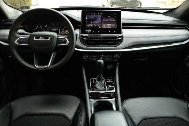 Used 2024 Jeep Compass Latitude image 26