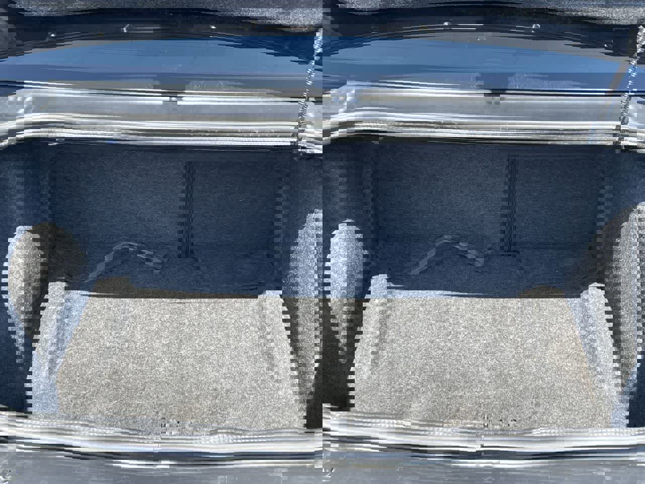 Used 2022 Dodge Challenger SXT RWD image 17