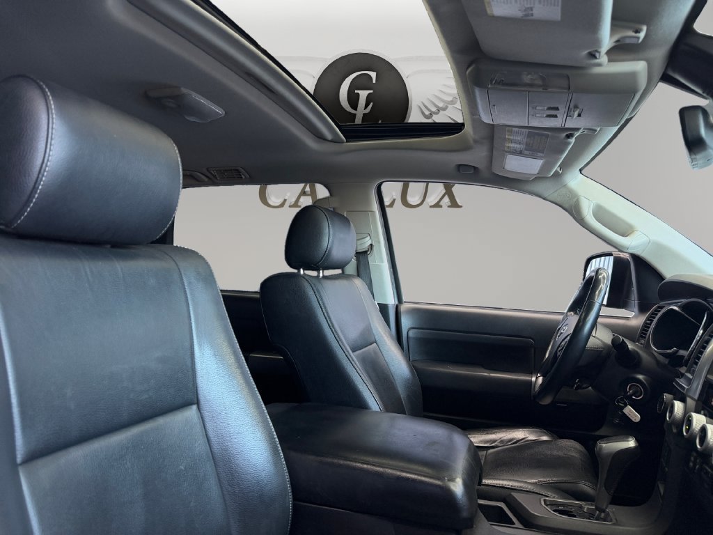 Used 2018 Toyota Sequoia TRD Sport AWD/4WD image 14