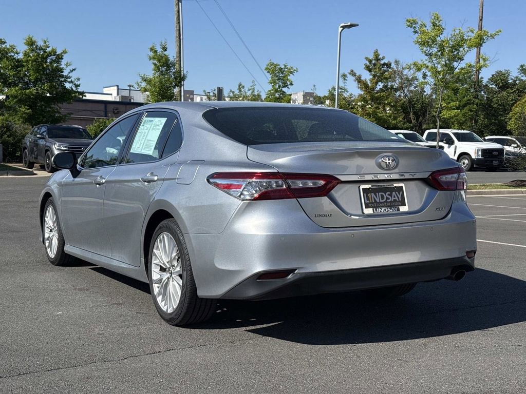 Used 2018 Toyota Camry XLE FWD image 3